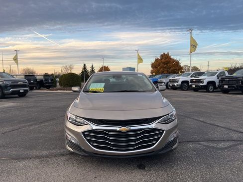 Used 2024 Chevrolet Malibu LT image 2