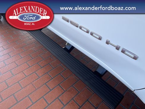 Used 2023 GMC Sierra 3500 Pro w/ Convenience Package image 7