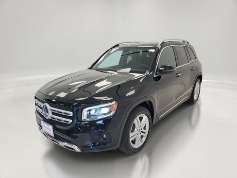 Used 2020 Mercedes-Benz GLB 250 4MATIC image 3