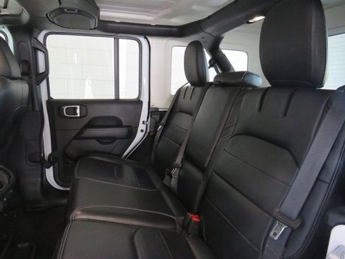 Used 2023 Jeep Wrangler Unlimited Sahara image 25