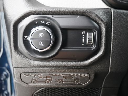 Used 2025 Jeep Gladiator Sport AWD/4WD image 24