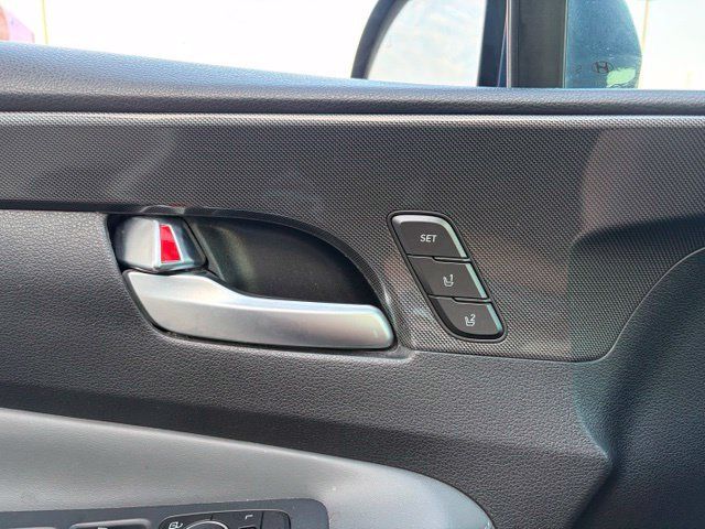Used 2022 Hyundai Santa Fe Limited FWD image 9