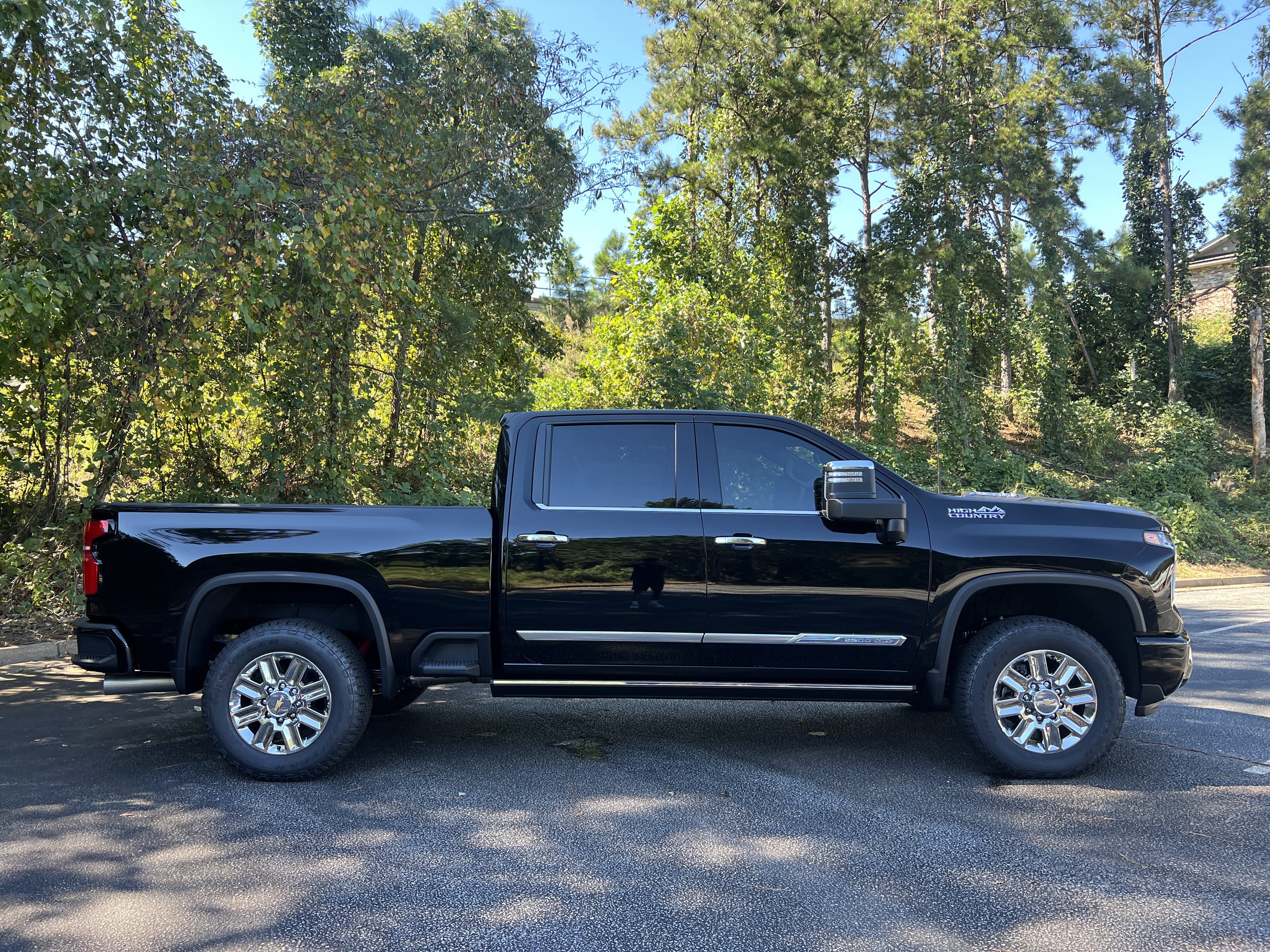 New 2026 Chevrolet Silverado 2500 High Country w/ High Country Premium Package AWD/4WD image 10