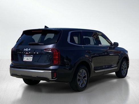 Used 2025 Kia Telluride LX FWD image 6