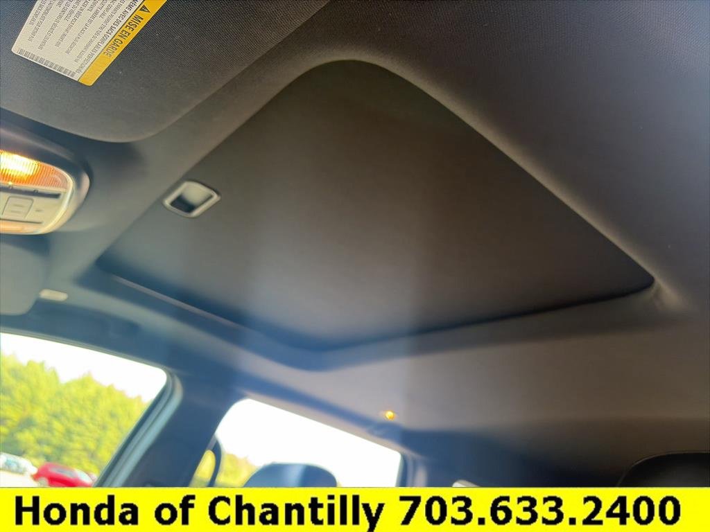 Used 2021 Jeep Grand Cherokee Limited AWD/4WD image 17