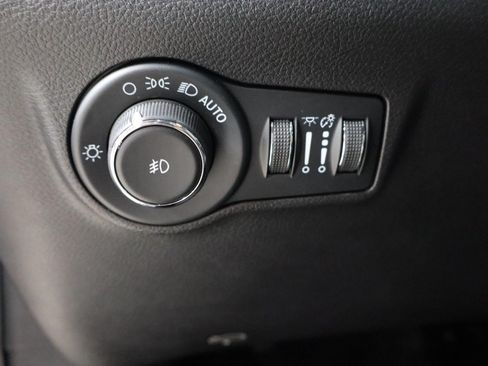 Used 2024 Jeep Compass Trailhawk AWD/4WD image 12