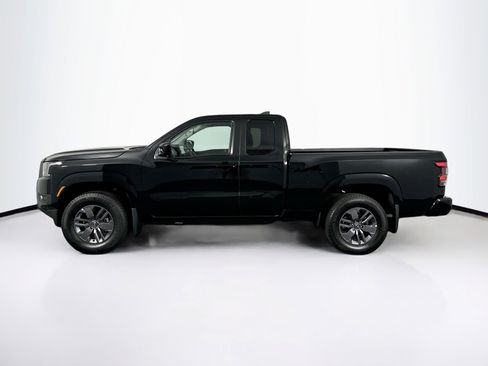 Used 2025 Nissan Frontier SV image 7