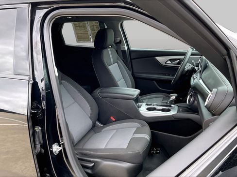 Used 2024 Chevrolet Blazer LT w/ Convenience Package FWD image 9