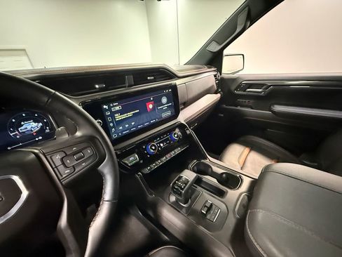 Used 2024 GMC Sierra 1500 AT4 w/ Technology Package AWD/4WD image 80
