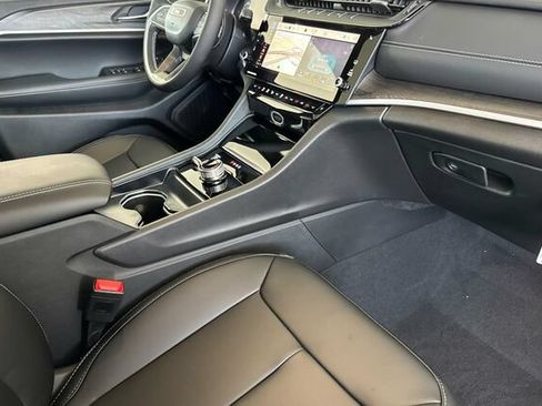 New 2026 Jeep Grand Cherokee Limited w/ Limited Altitude Package AWD/4WD image 13