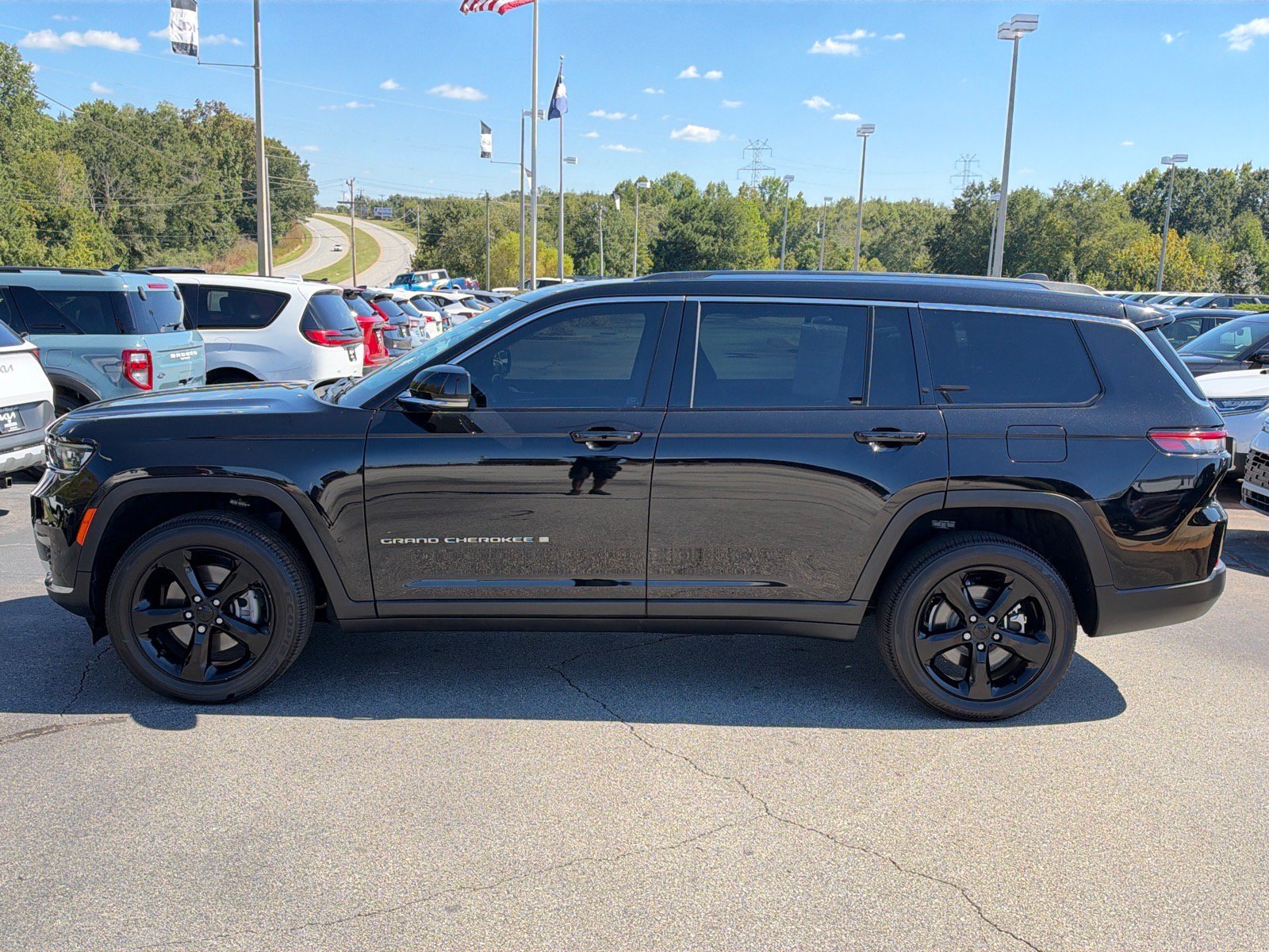 Used 2022 Jeep Grand Cherokee L Limited RWD image 6