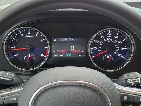Used 2024 Kia Carnival LX FWD image 24