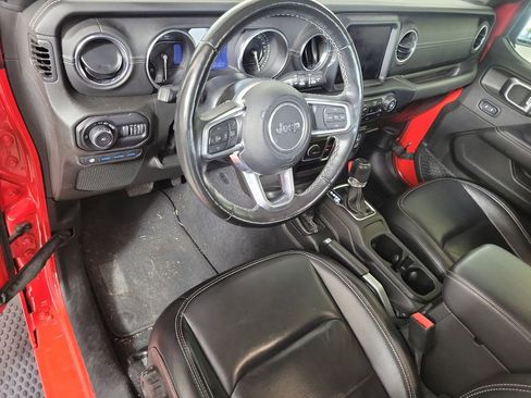 Used 2022 Jeep Wrangler Unlimited Sahara w/ Cold Weather Group AWD/4WD image 11