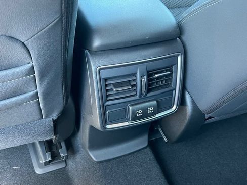 Used 2023 Subaru Forester Premium AWD/4WD image 18