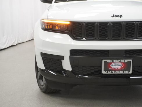 Certified 2023 Jeep Grand Cherokee L Laredo AWD/4WD image 7