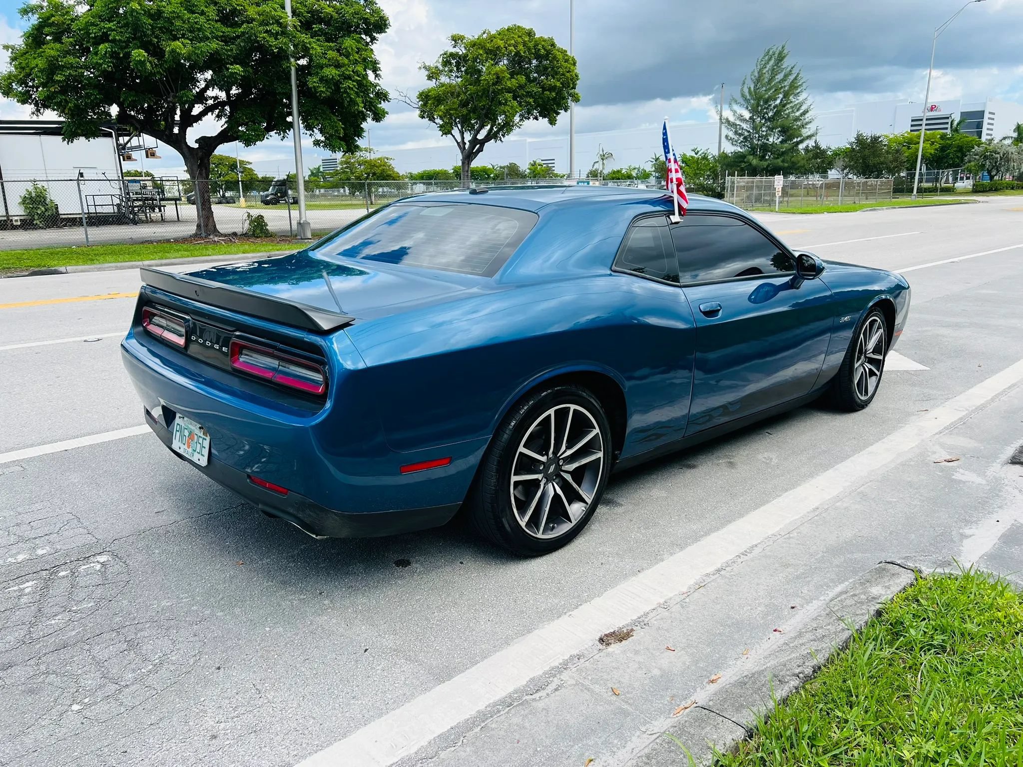 Used 2023 Dodge Challenger R/T RWD image 5