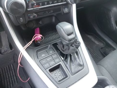 Used 2020 Toyota RAV4 LE w/ All Weather Liner Package AWD/4WD image 8