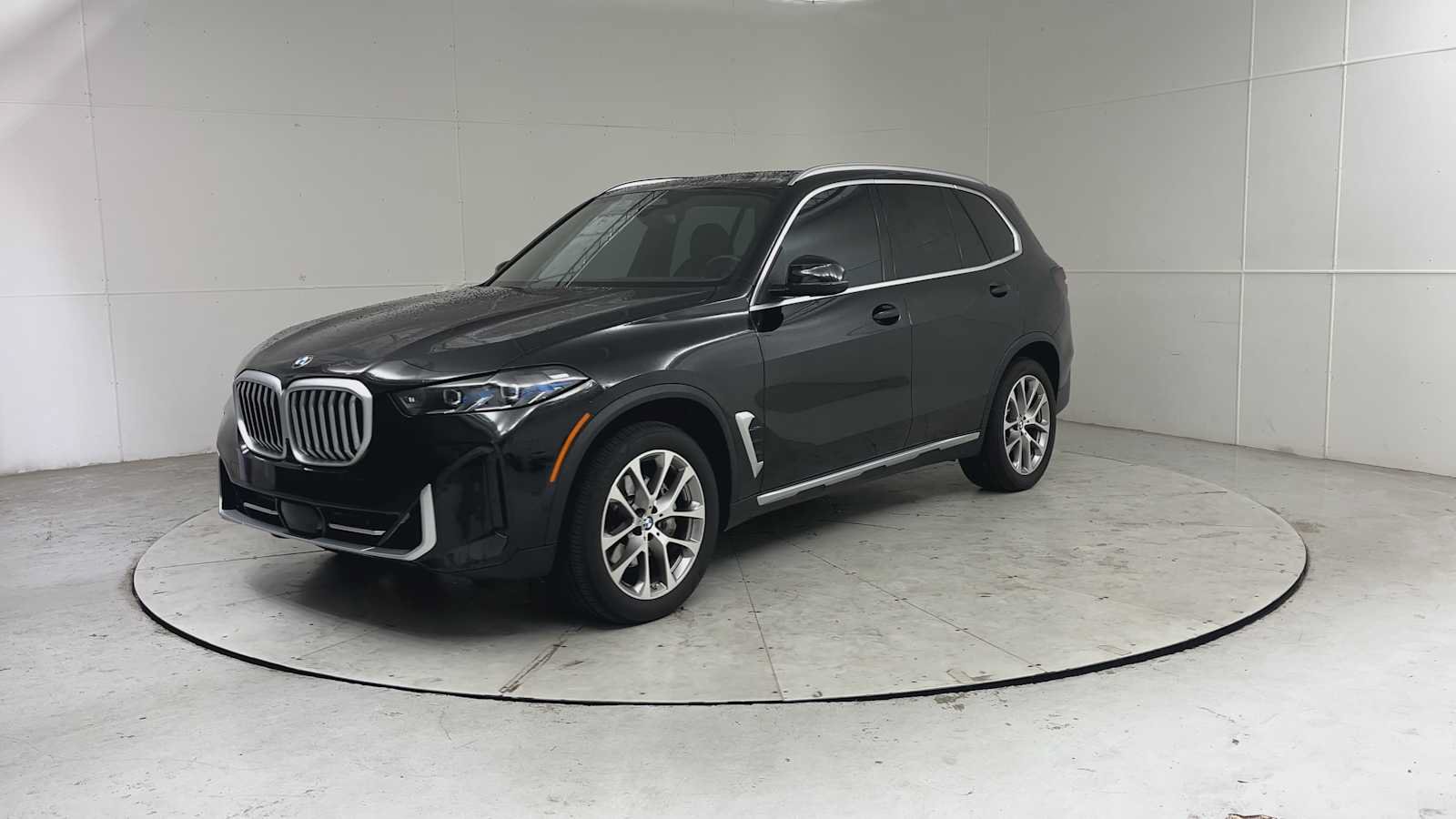 Used 2024 BMW X5 xDrive40i w/ Premium Package AWD/4WD image 6
