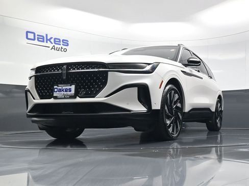 Used 2024 Lincoln Nautilus Reserve w/ Jet Appearance Package (87T) image 43