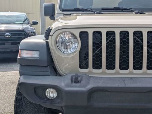 Used 2020 Jeep Gladiator Sport w/ Quick Order Package 24S AWD/4WD image 9