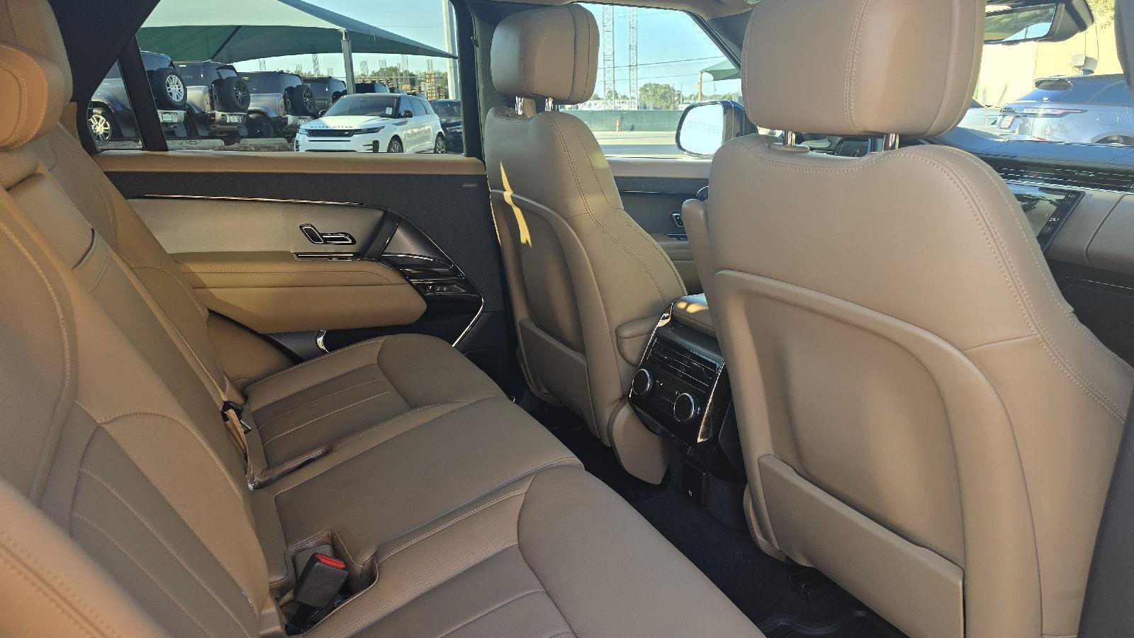 Certified 2025 Land Rover Range Rover Sport SE AWD/4WD image 9