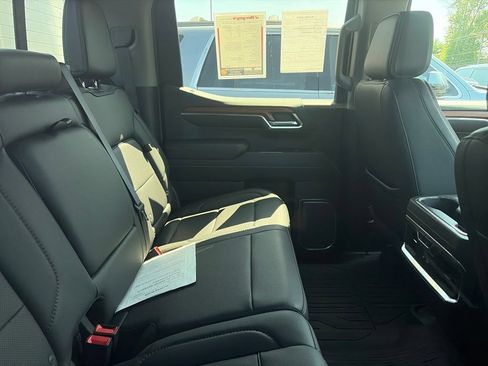Used 2022 GMC Sierra 1500 Denali AWD/4WD image 9