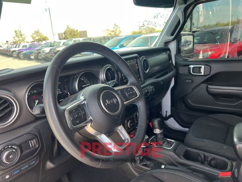 Used 2023 Jeep Wrangler Unlimited Rubicon 4xe AWD/4WD image 32