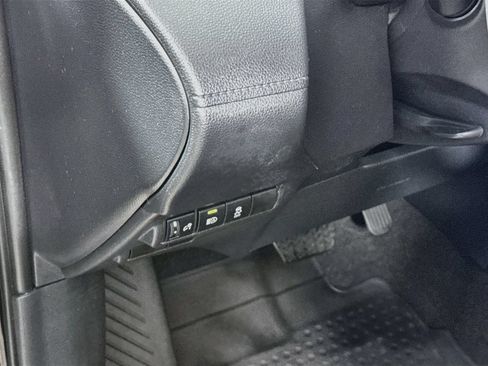 Used 2025 Toyota Corolla Cross AWD Hybrid w/ Moonroof Package image 7