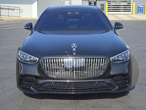 Used 2021 Mercedes-Benz S 580 4MATIC Sedan image 2