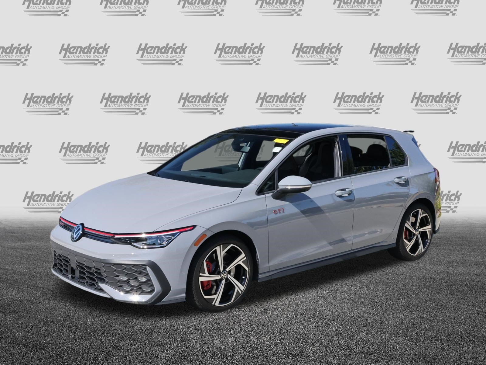 Used 2025 Volkswagen Golf SE FWD image 5