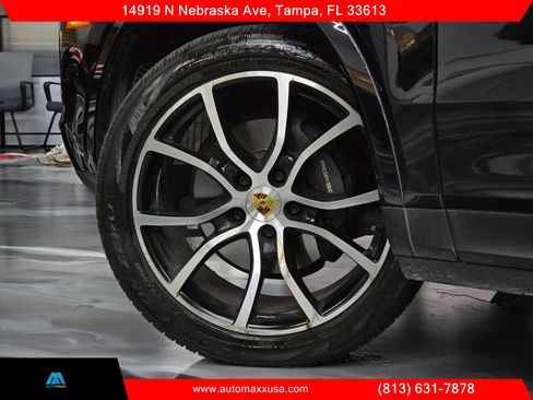 Used 2019 Porsche Cayenne AWD/4WD image 9