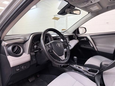 Used 2018 Toyota RAV4 XLE FWD image 13