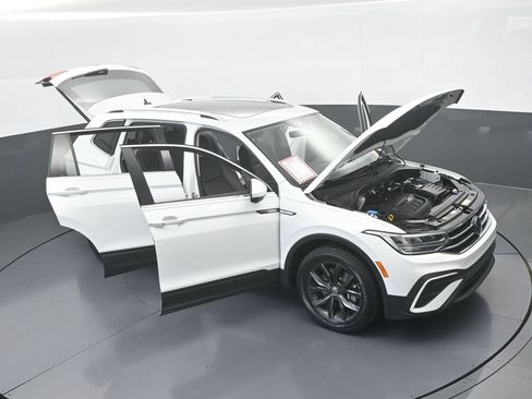 Used 2024 Volkswagen Tiguan SE FWD image 68