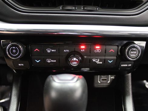 Used 2022 Jeep Compass High Altitude AWD/4WD image 40