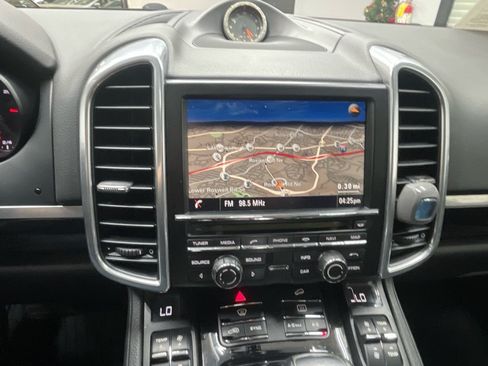 Used 2014 Porsche Cayenne AWD/4WD image 22
