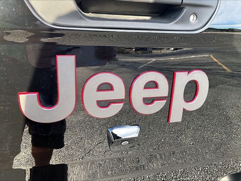 Used 2022 Jeep Gladiator Sport image 29