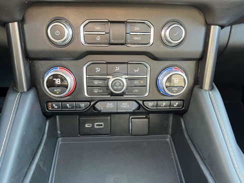 Used 2022 GMC Yukon AT4 image 31