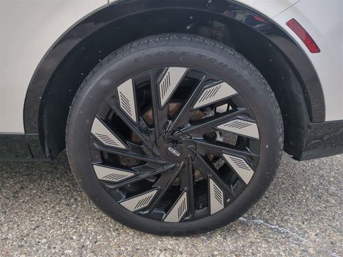 Used 2025 Lincoln Nautilus Reserve w/ Jet Appearance Package image 14