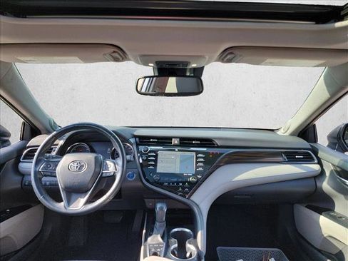 Used 2020 Toyota Camry XLE w/ Driver Assist Package FWD image 18