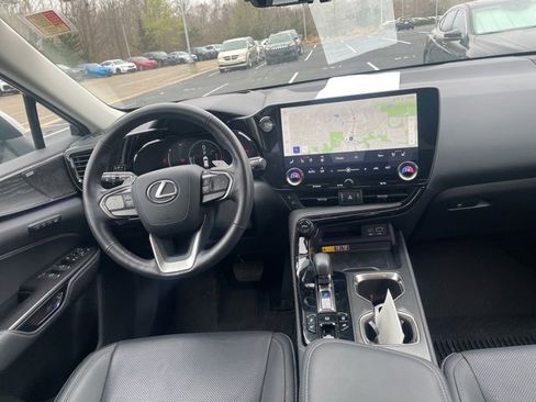 Used 2025 Lexus NX 350 AWD w/ Luxury Package image 8