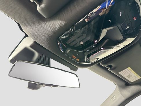 New 2026 BMW 530i xDrive w/ M Sport Package image 20