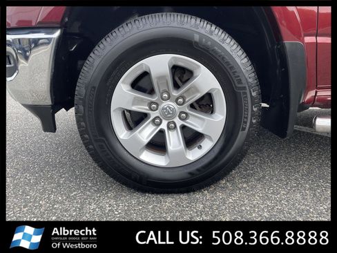 Used 2019 RAM 1500 Laramie AWD/4WD image 29
