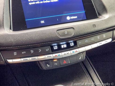 Used 2021 Cadillac XT4 Premium Luxury w/ Cold Weather Package AWD/4WD image 18