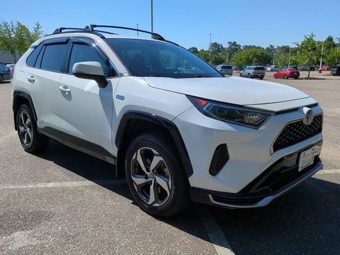 Used 2021 Toyota RAV4 SE w/ Weather & Moonroof Package AWD/4WD image 2