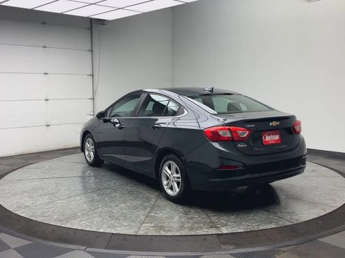 Used 2018 Chevrolet Cruze LT w/ Convenience Package image 2
