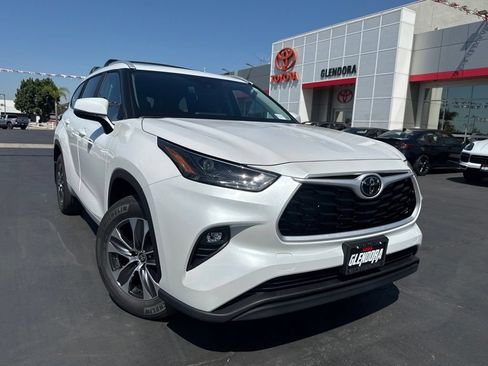 New 2026 Toyota Highlander XLE AWD/4WD image 2