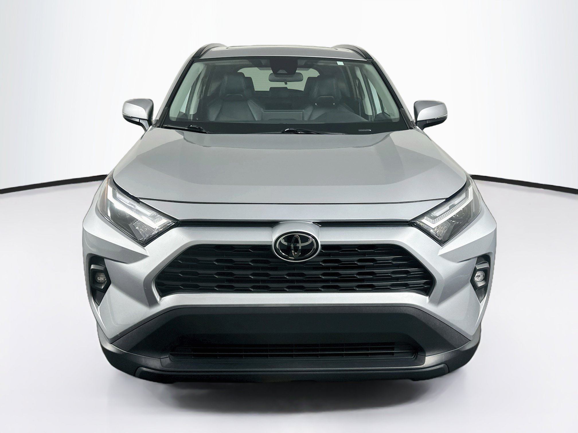 Used 2023 Toyota RAV4 XLE Premium FWD image 2