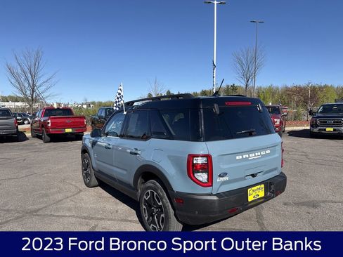 Used 2023 Ford Bronco Sport Outer Banks w/ Tech Package AWD/4WD image 9