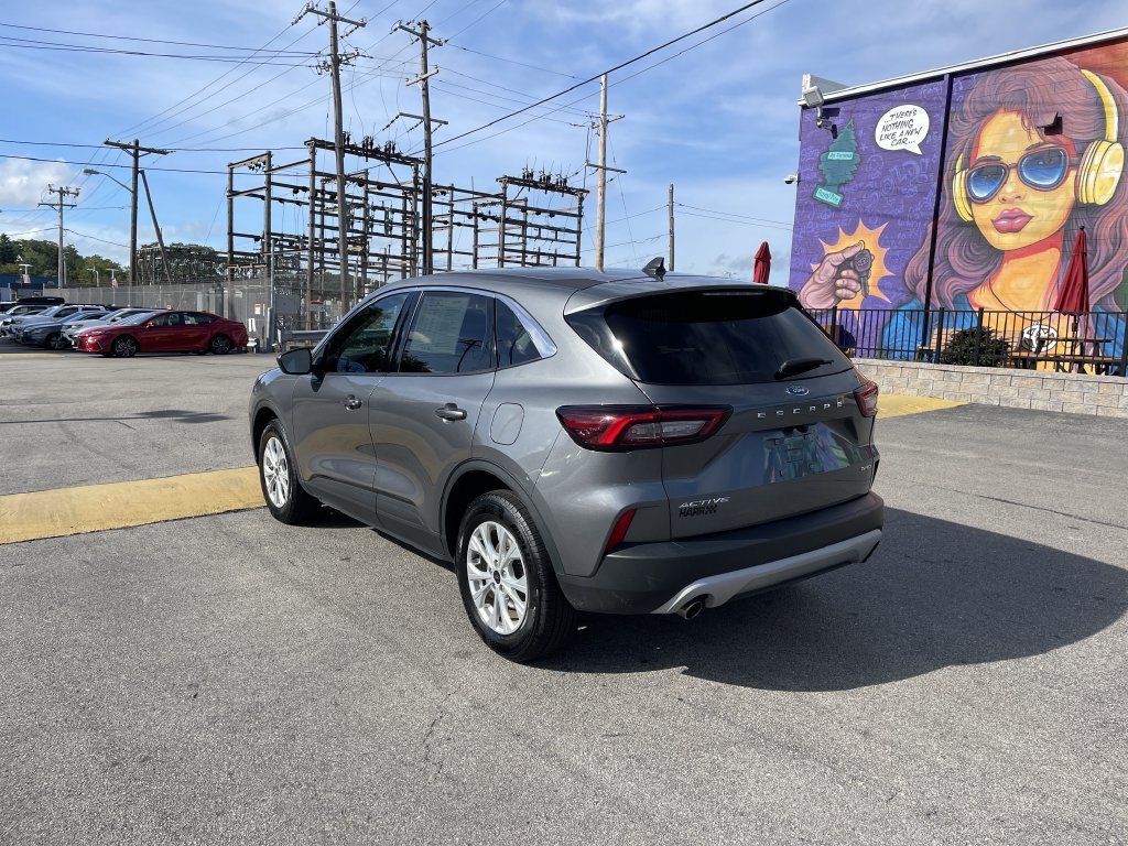 Used 2024 Ford Escape Active AWD/4WD image 3