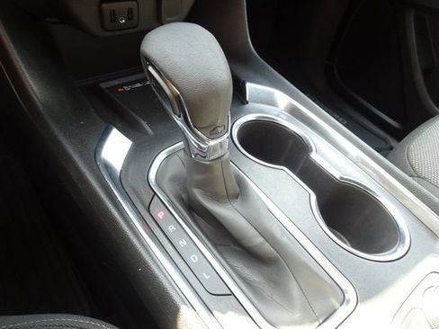 Used 2023 Chevrolet Traverse LT FWD image 18